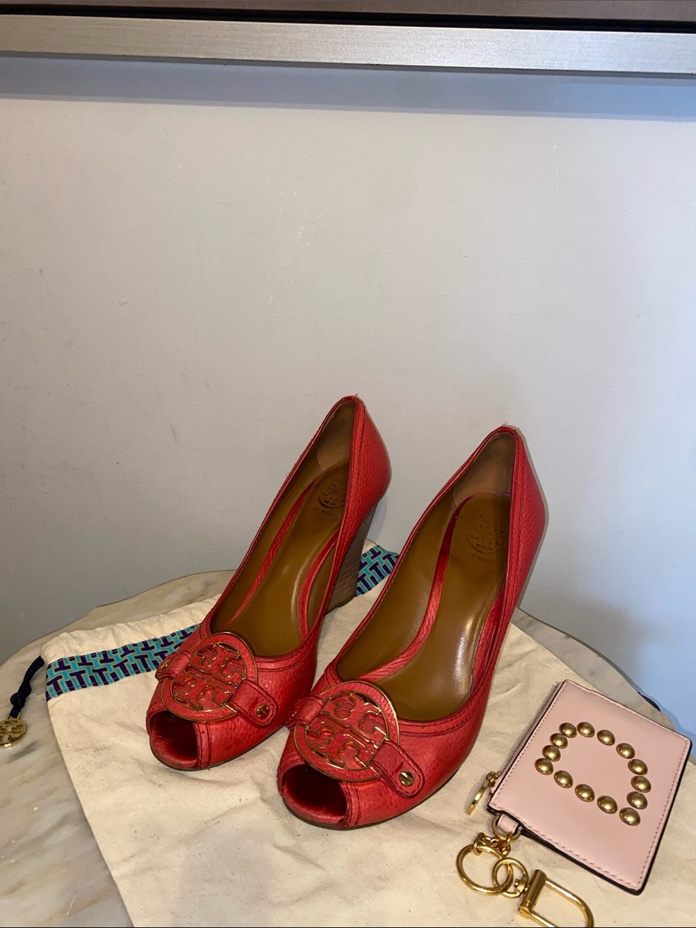 Tory Burch Coral Wedge Peeps with Cardholder/dust bag Size 9.5 M